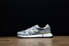 حذاء رياضي New Balance RC 1300 Tokyo Design باللون الأزرق الرخامي 