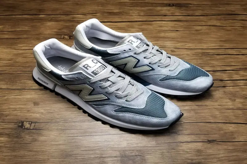 حذاء رياضي New Balance RC 1300 Tokyo Design باللون الأزرق الرخامي 