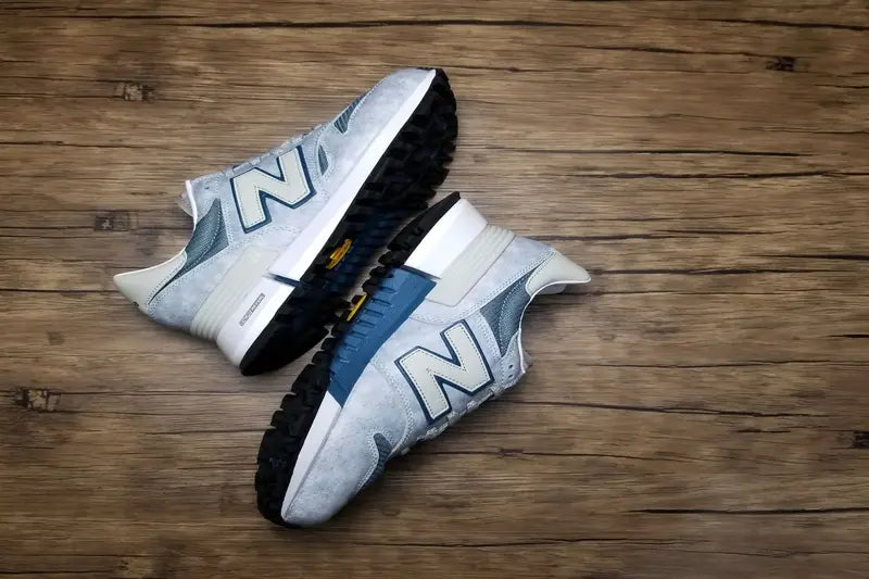 حذاء رياضي New Balance RC 1300 Tokyo Design باللون الأزرق الرخامي 